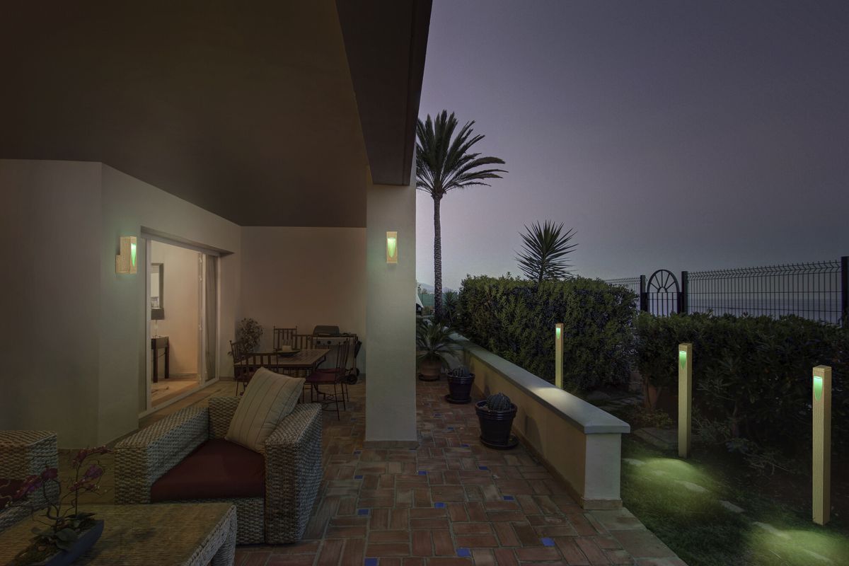 Applique LED LEDVANCE SMART+ Trunk 7.5W 180lm 3000K RGBW IP44 VAR bois