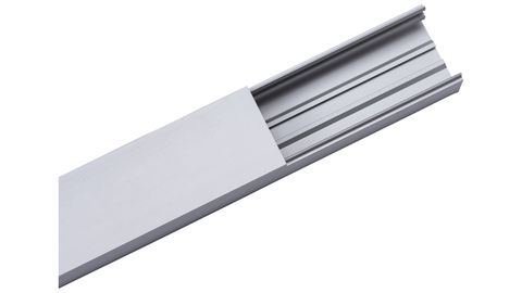 Aluminium, bois dur, matière synthétique