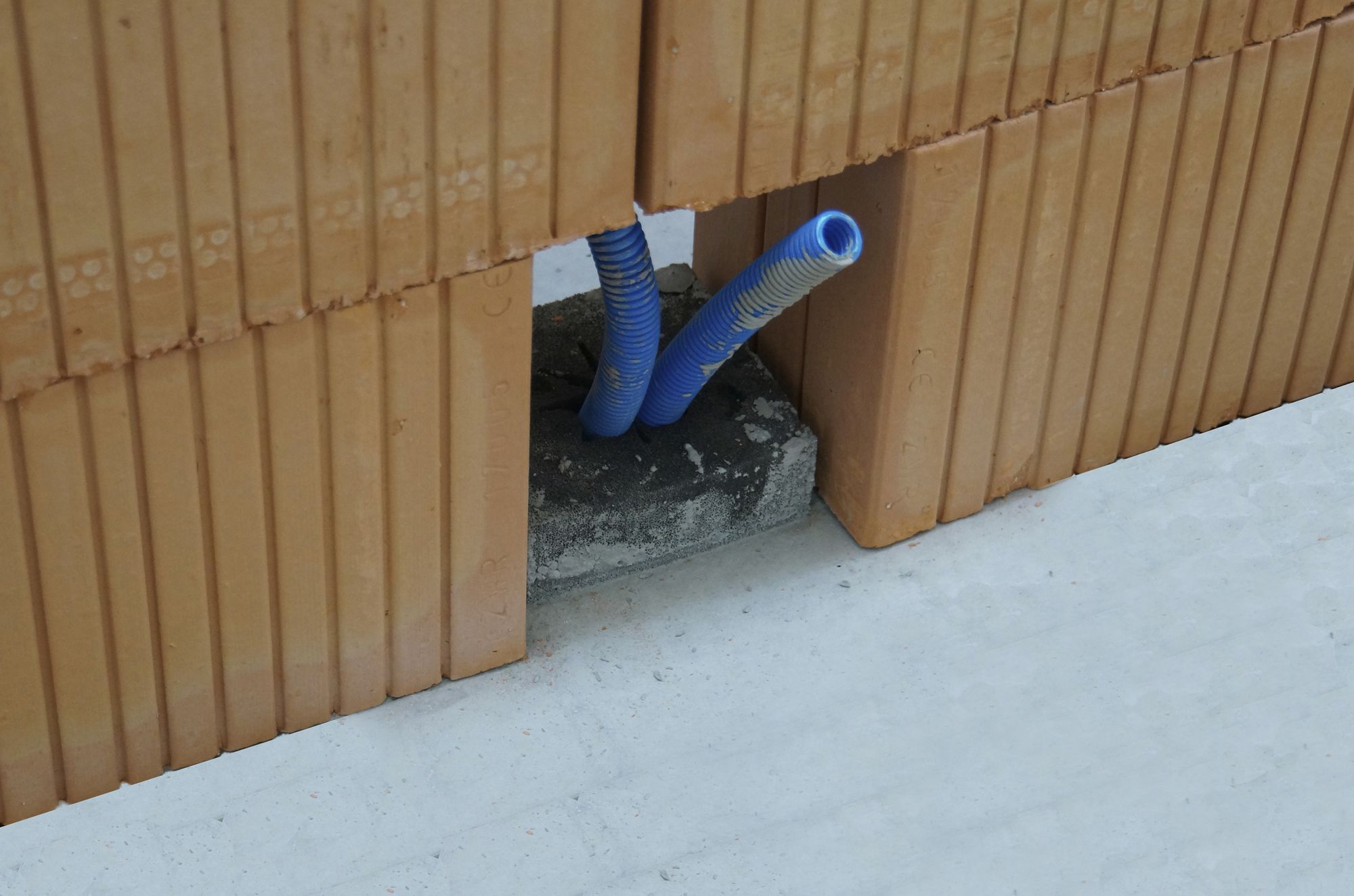 Rohrstütze HSB Echo 200×77mm M20/M25/M32/M40 4 Nägel, halogenfrei