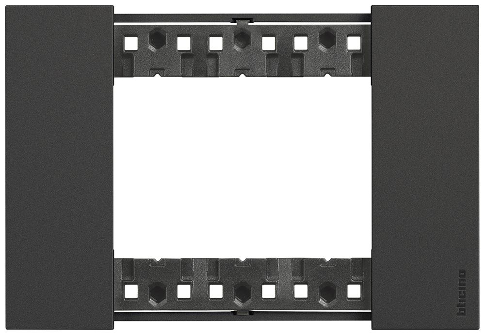 Cadre de recouvrement Living Now 3 modules 125×86mm black