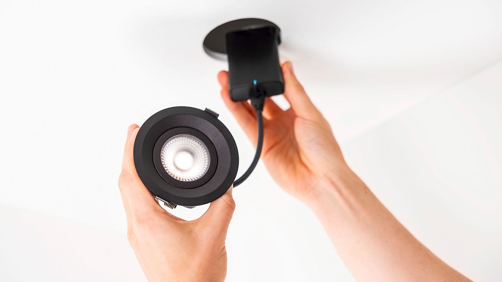 LED-Downlight Plejd DWN-01-B 8W 515lm 2200…4000K IP44 DIM Ø94mm schwarz