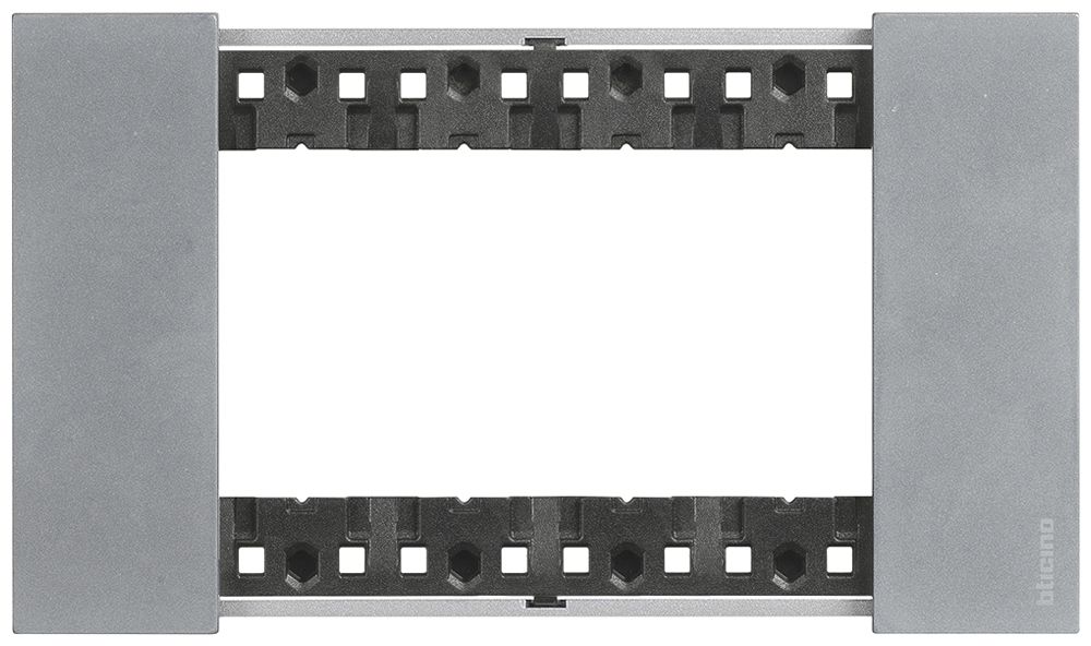 Cadre de recouvrement Living Now 4 modules 147.5×86mm moon