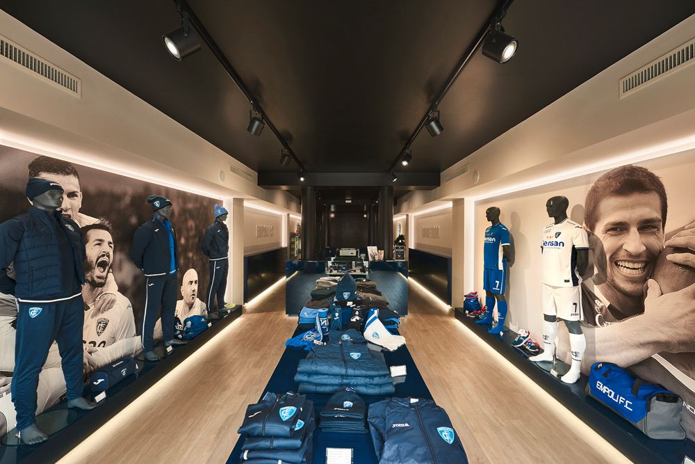 Strahler SLV EURO SPOT GU10 75W mit 3-Phasen-Adapter IP20 schwarz