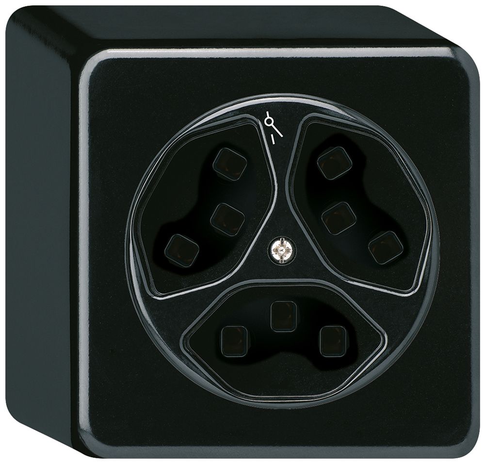 Presa AP Hager basico 3×tipo 23 1×S Q nero