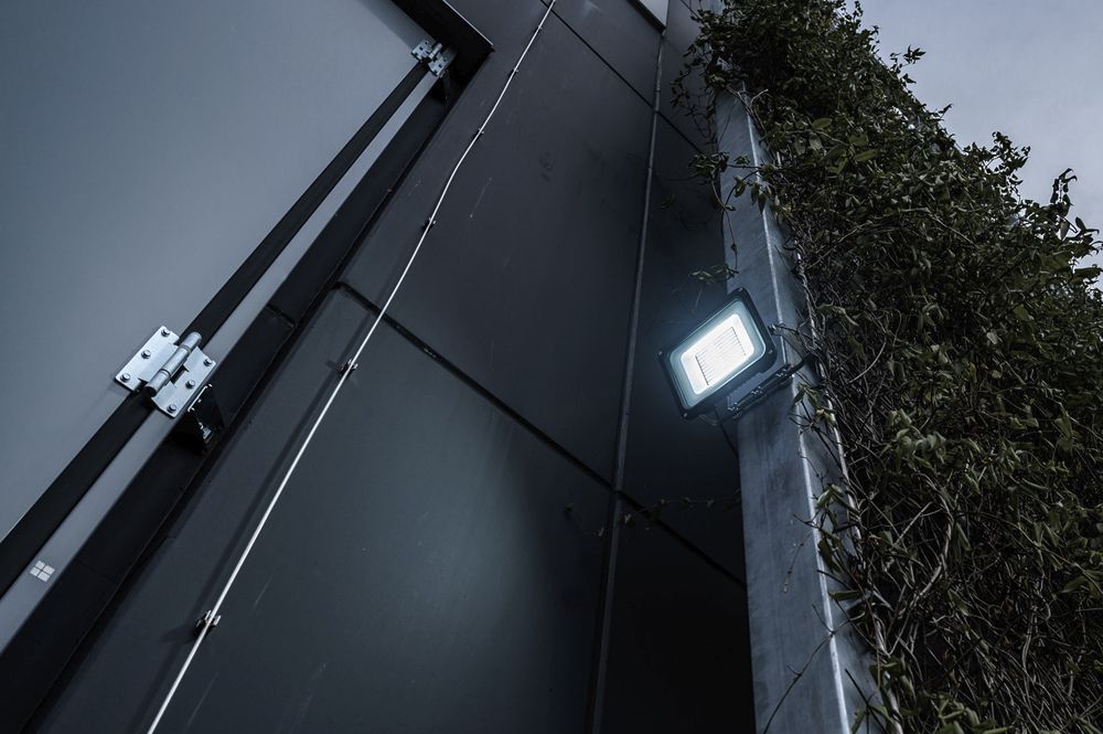 Proiettore LED JARO 14062 100W 11500lm 6500K IP65 VWB 305×264mm nero