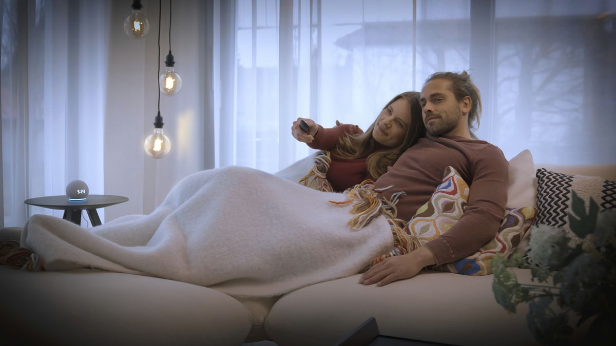 Lampe LED Brennenstuhl Connect E27 4.9W 470lm 2200K Ø125×170mm clair 360°