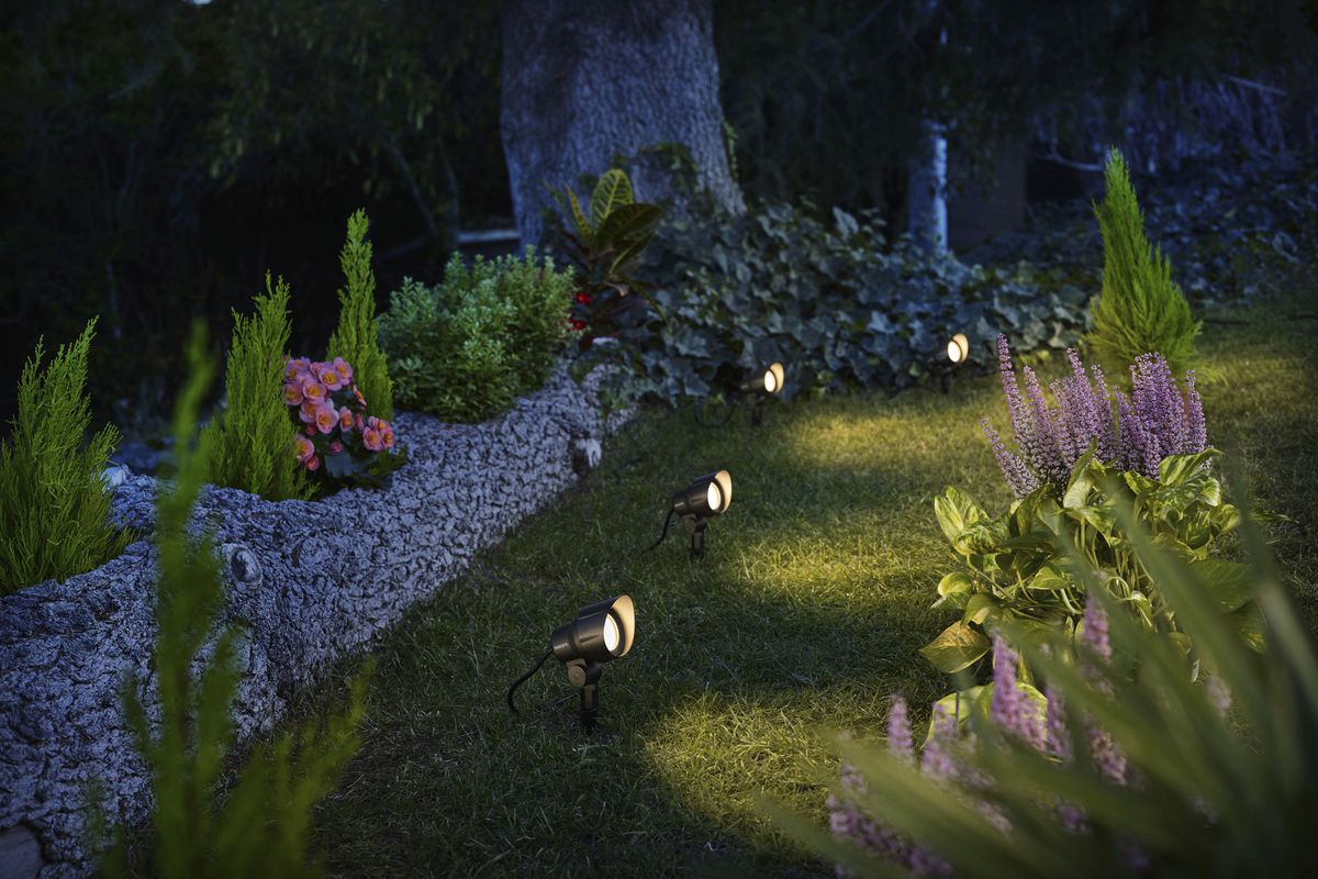 LED-Spiessleuchte Philips GardenLink 12V 600lm 2700K IP44 Kabel mit Stecker sz