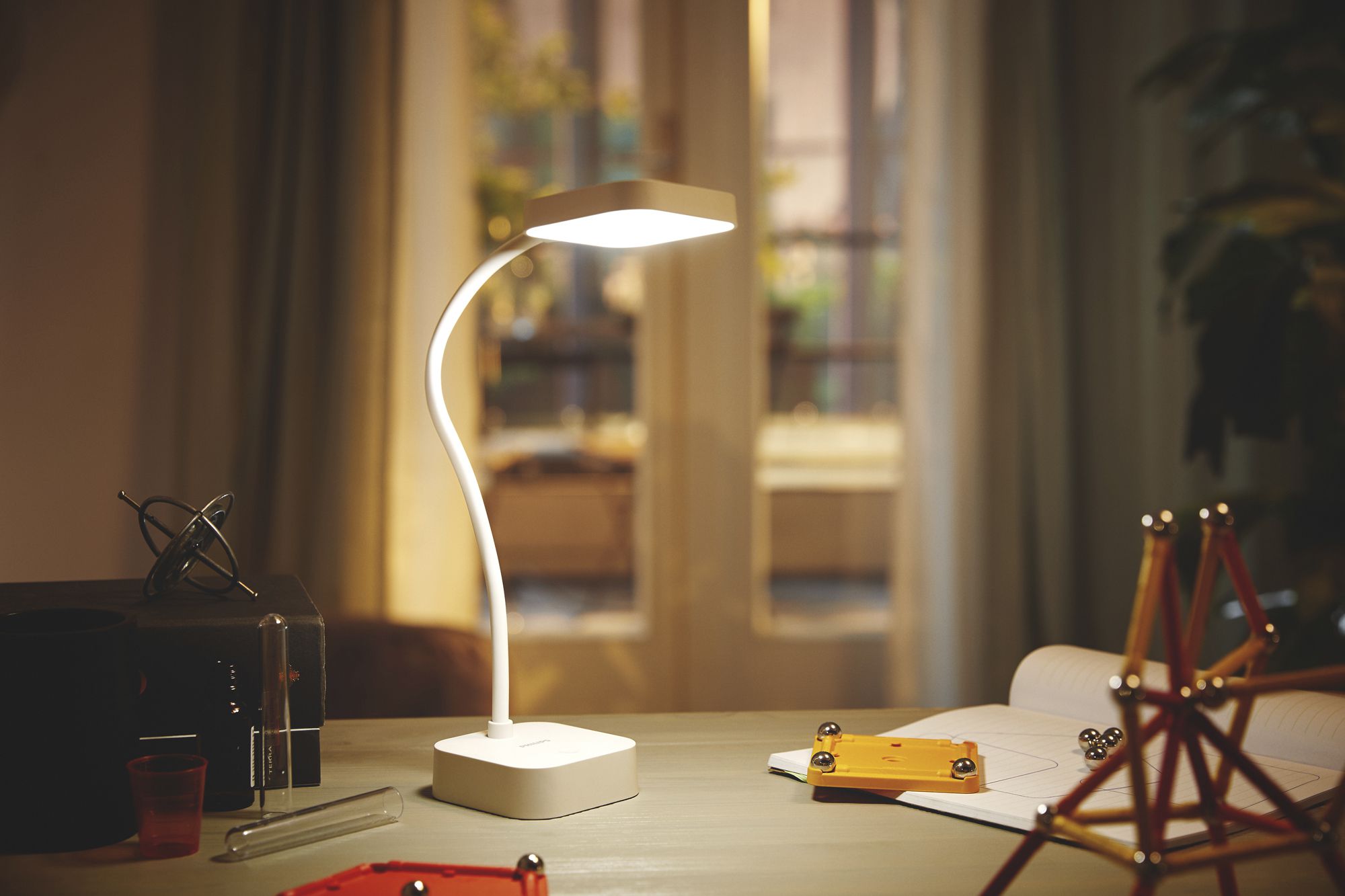 Luminaire de table LED Philips Rock 5W 90lm 4000K blanc USB type A