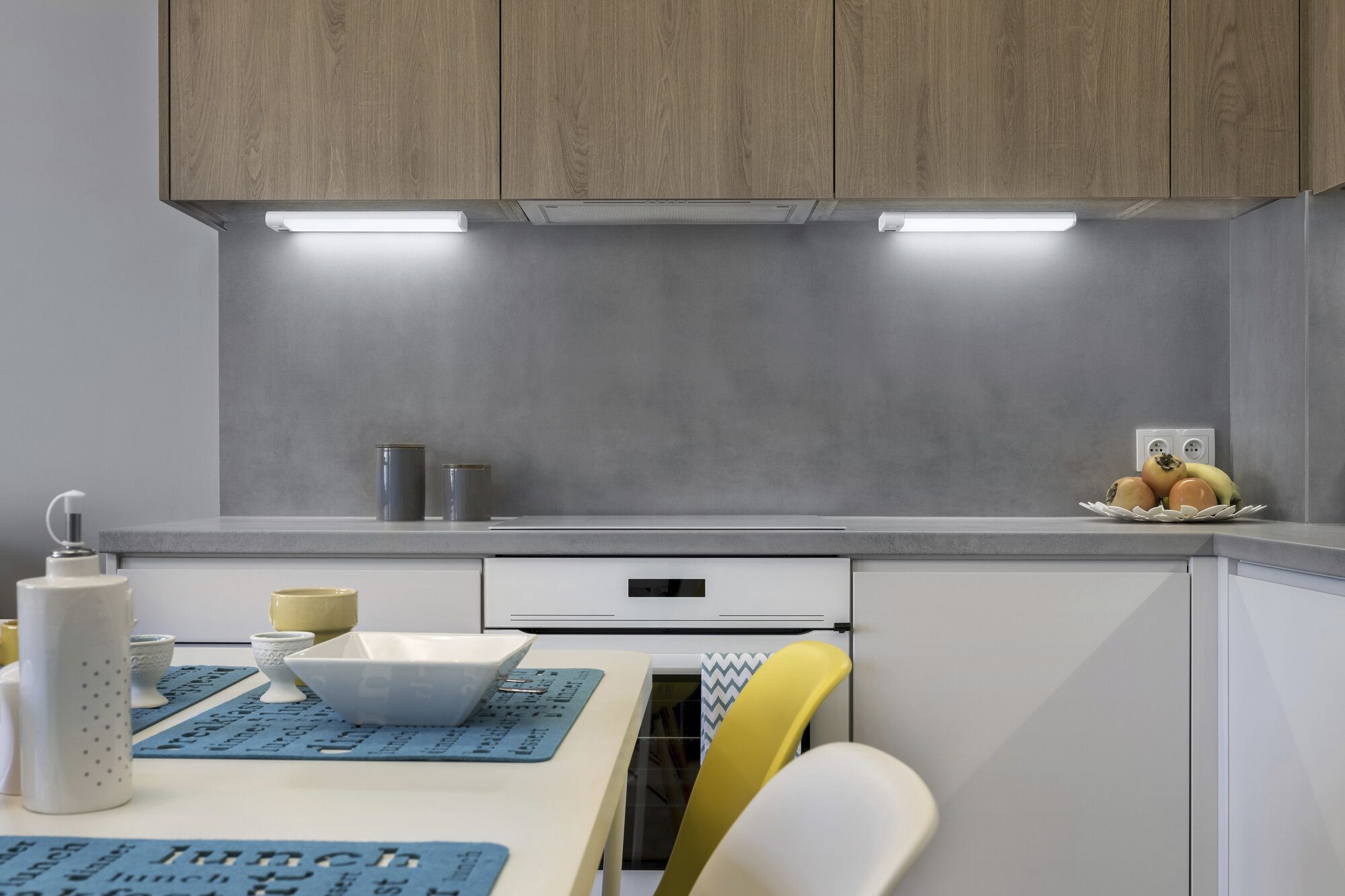 LED-Lichtleiste LEDVANCE SMART+ WIFI PIR 9W 500lm 830…865 DIM 305mm weiss