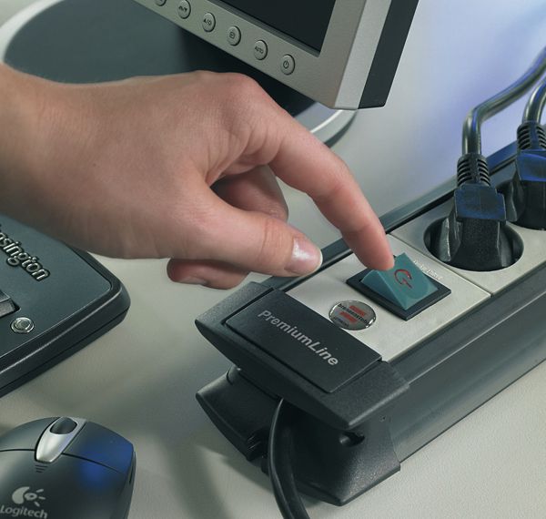 Prise multiple cleverLINE interrupteur suspension 8×T13 3m H05VV-F 3×1.5mm² no