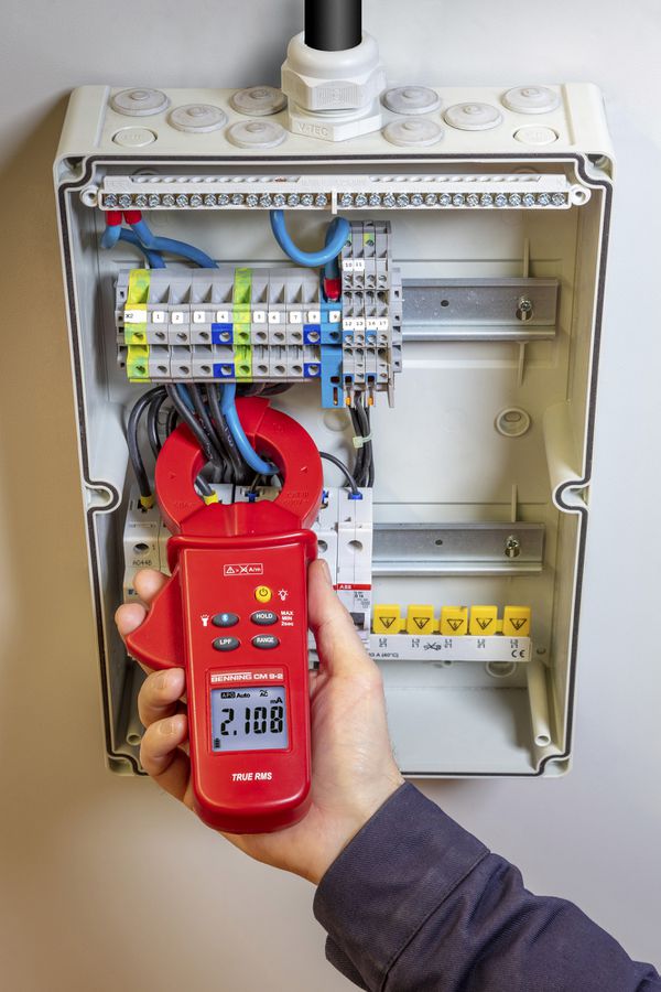 Stromzange Benning CM 9-2 300VUC 60A Cat IV 300V/Cat III 600V