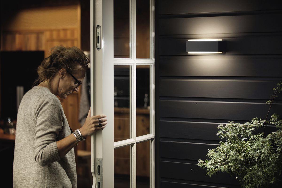 Applique LED Philips Stratosphere 3.8W 800lm 827 IP44 direct/indirect an