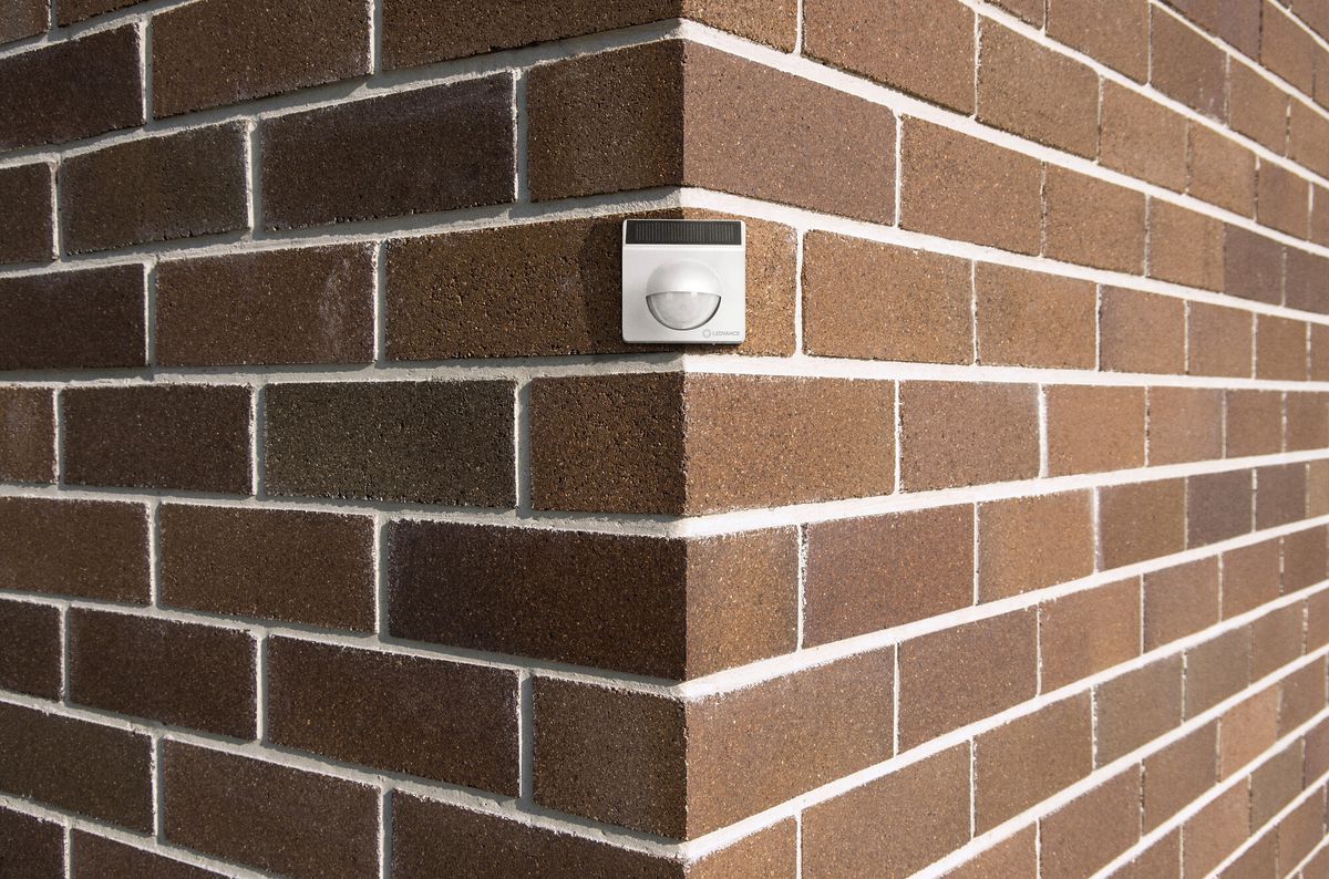 Bewegungssensor LEDVANCE SMART+WIFI Aufputz PIR Akku 5V IP65 weiss