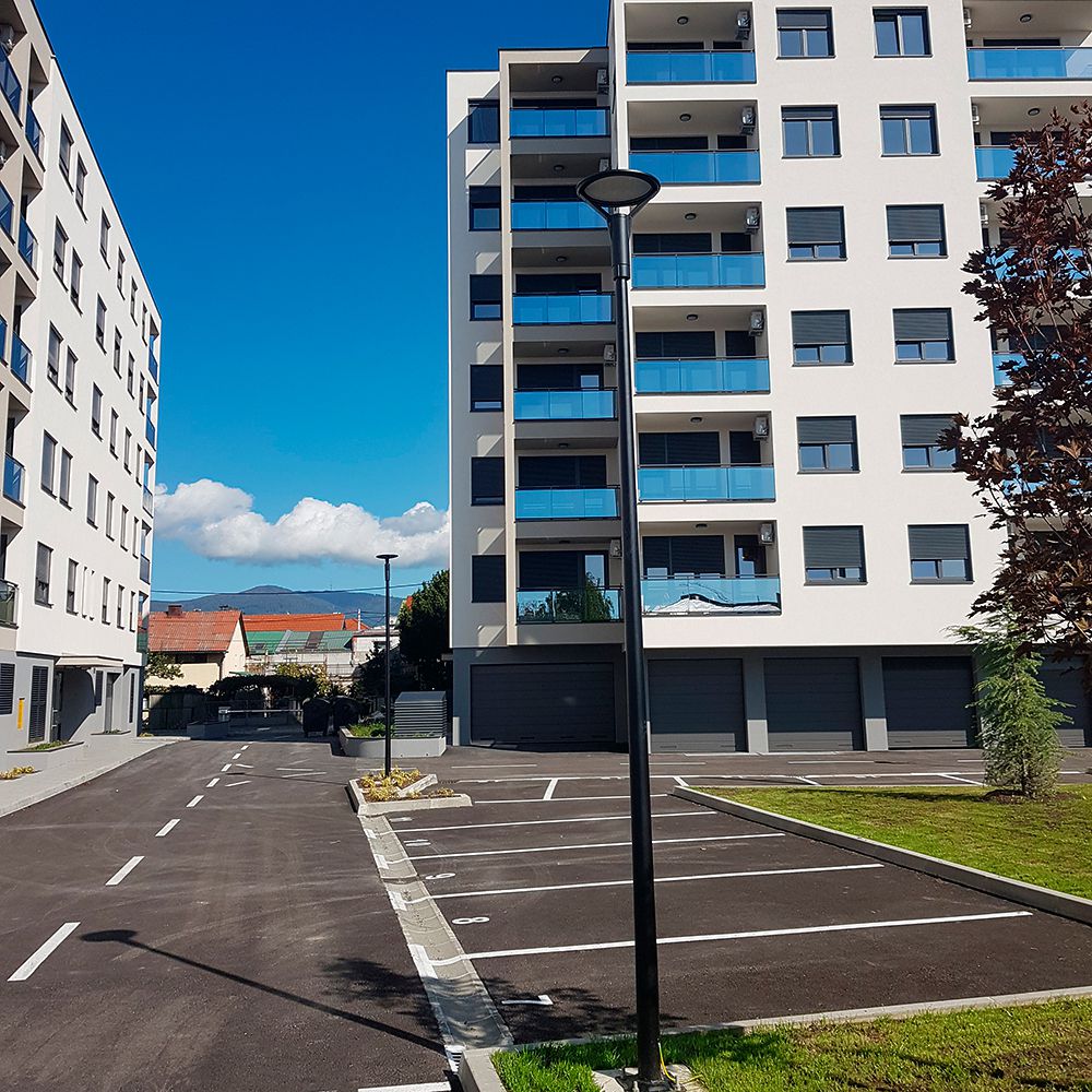 Lampione LED DOTLUX PLAZA 100W 11500lm 3000K IP66 1-10V nero