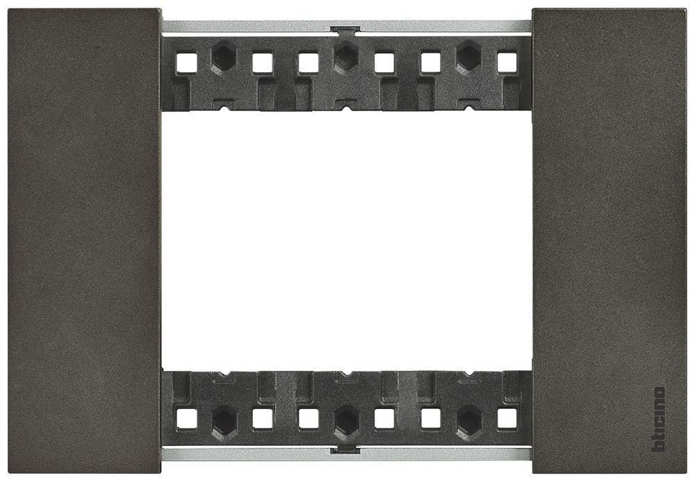 Cadre de recouvrement Living Now 3 modules 125×86mm space