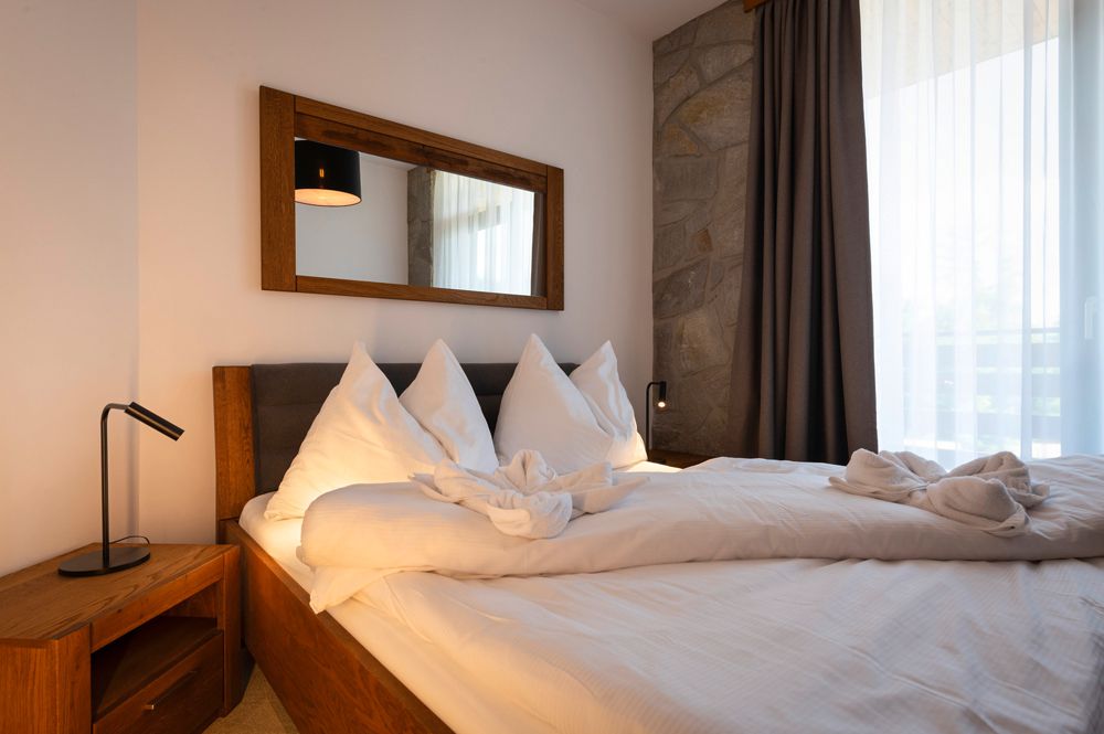 Lampe de table LED SLV KARPO TL 230V, 6.5W, 3000K, 330lm, noir avec interrupteur