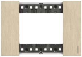 Cadre de recouvrement Living Now 3 modules 125×86mm gold