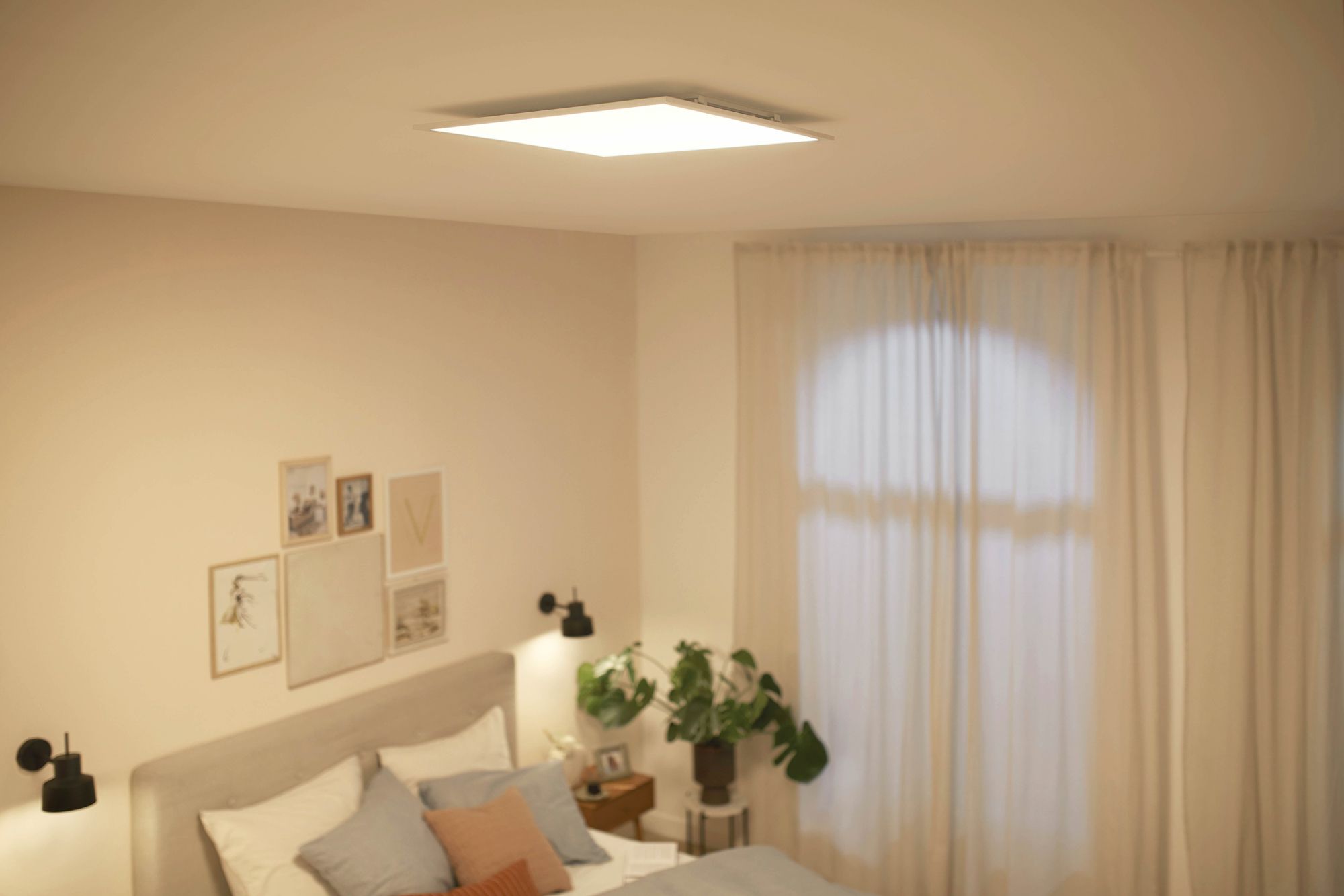 LED-Deckenleuchte Philips Touch 36W 3300lm 2700K DIM 600×600mm weiss