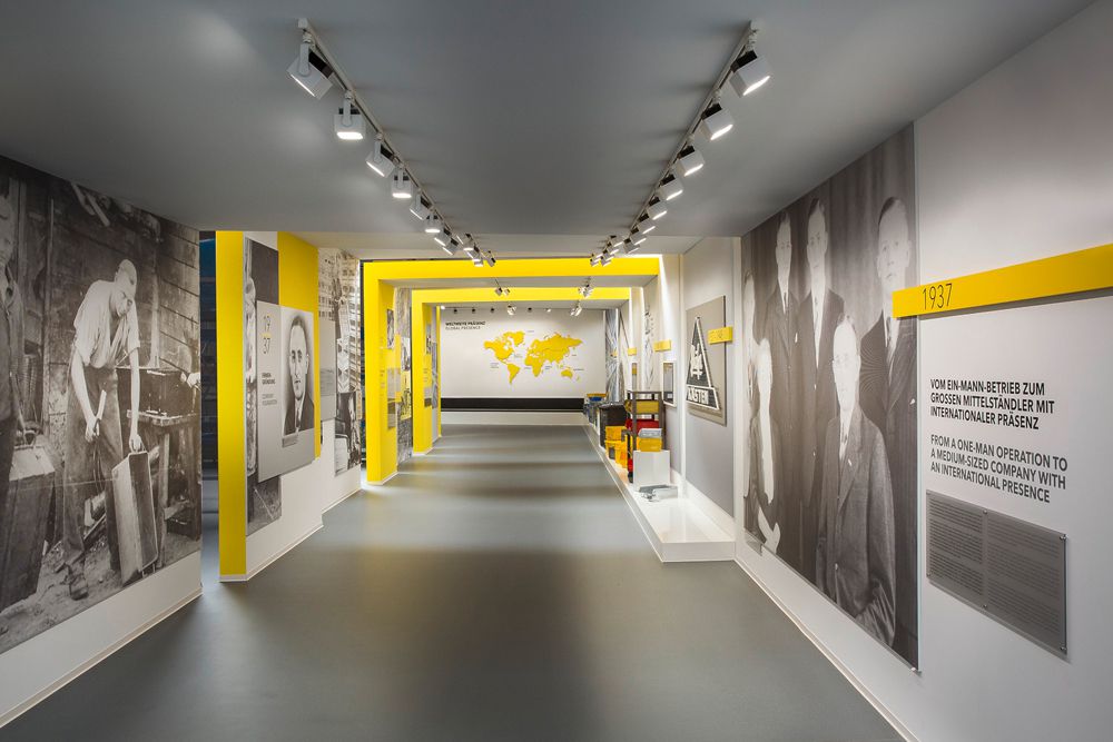 LED-Strahler EURO CUBE 28.5W 2150lm 4000K 60° mit 3-Phasen-Adapter IP20 weiss