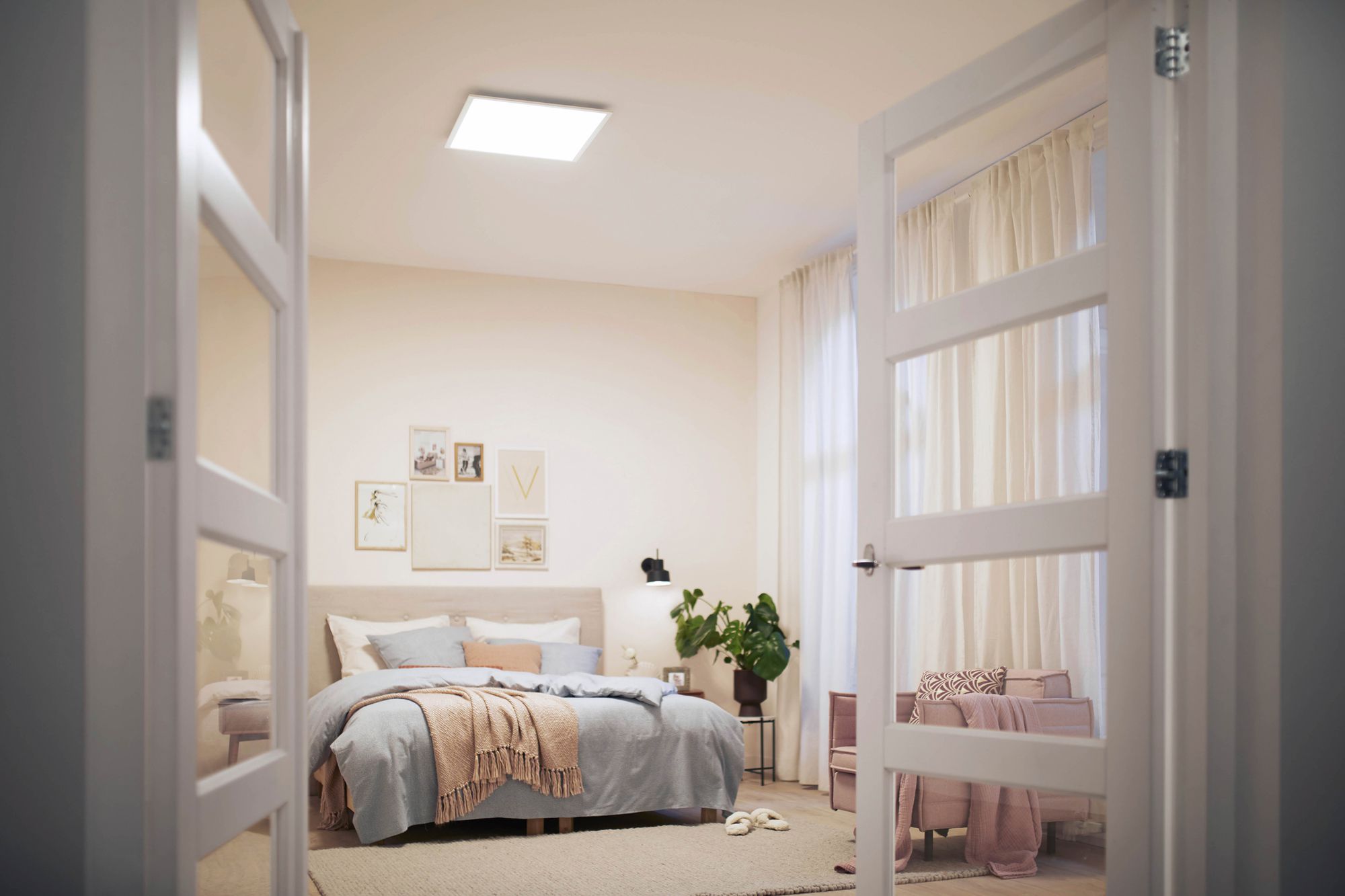 Plafonnier LED Philips Touch 36W 3600lm 4000K VAR 600×600mm blanc