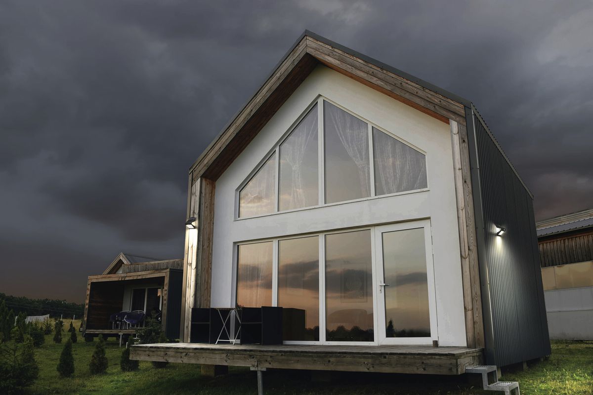 Projecteur LED LEDVANCE ENDURA Solar PIR SEN 8W 850lm 840 IP65 90° noir accu