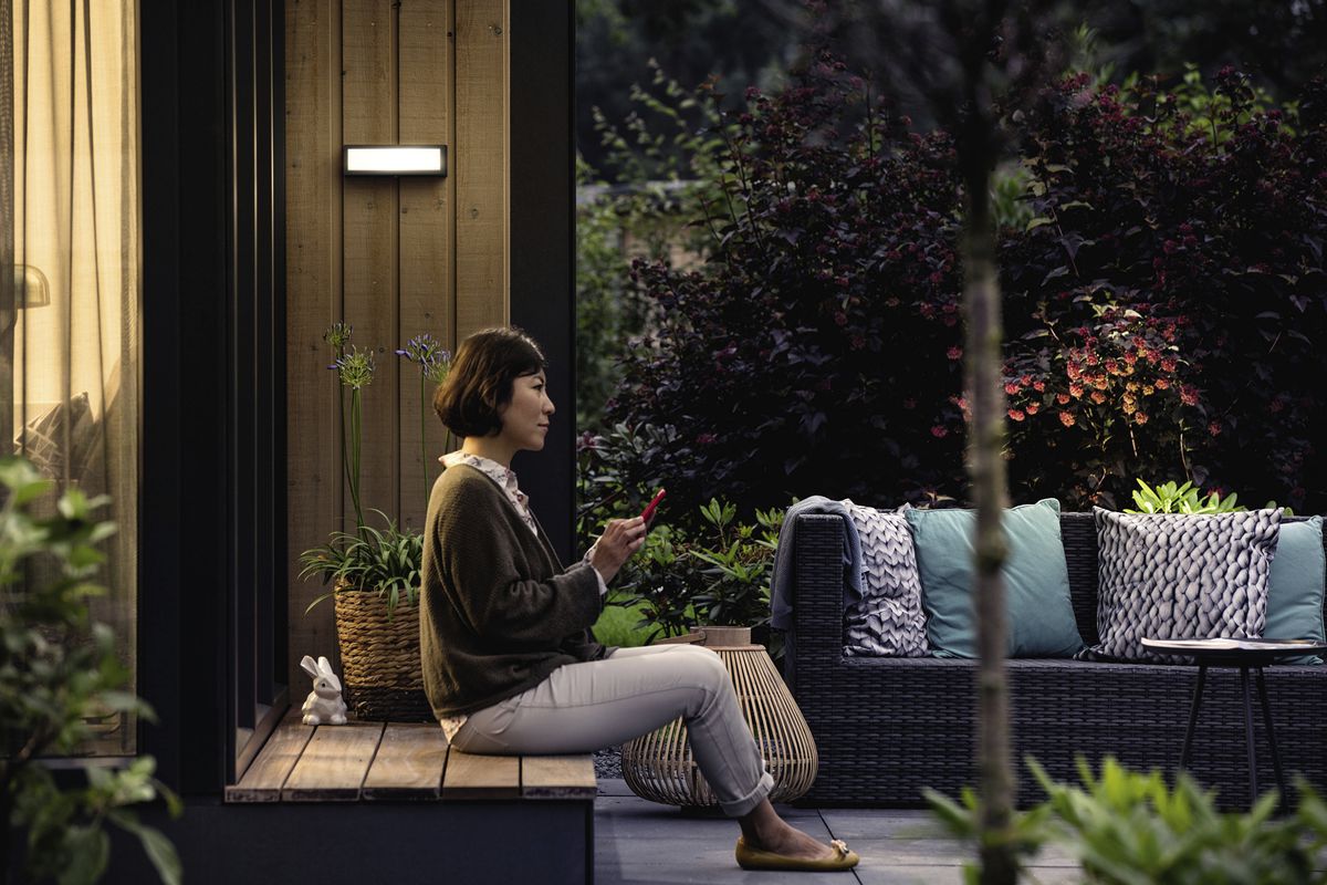 Applique LED Philips Stratosphere 3.8W 800lm 827 IP44 direct anthracite