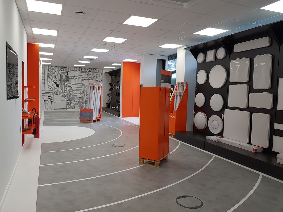 REG-Steuergerät LEDVANCE 230V DALI PRO 2 IoT 6TE 106×91×62mm weiss