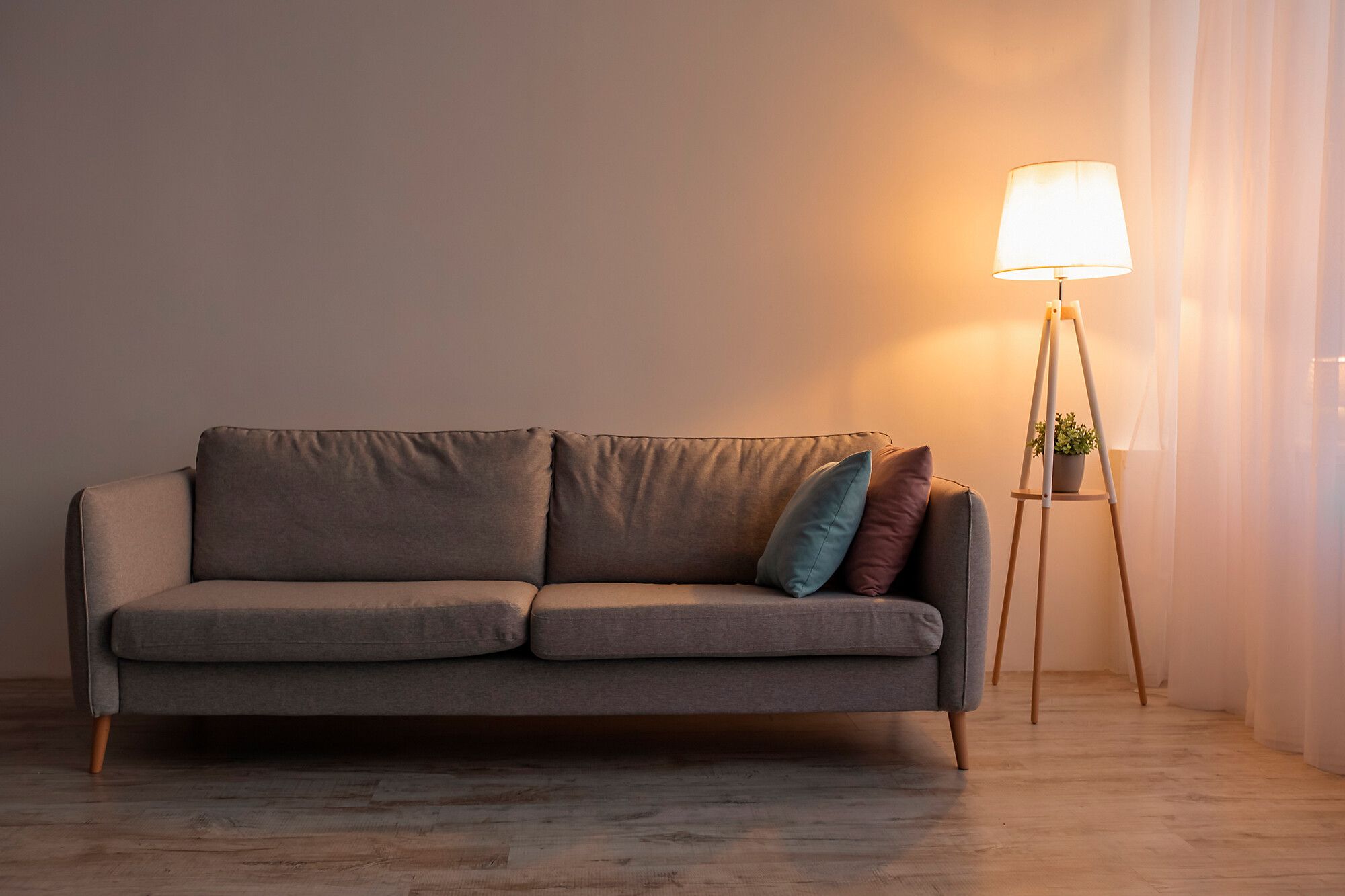 Lampada LED Philips MASTER E27 4W 840lm 2700K tipo A chiaro 300° REG Ø60×108mm