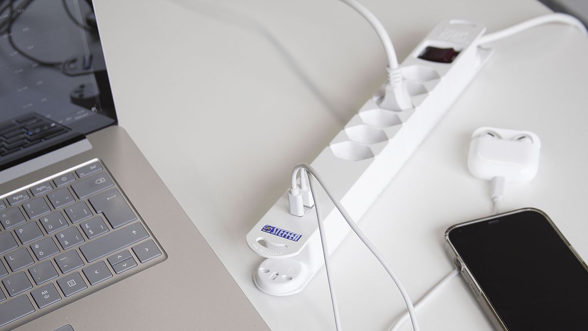 Prise multiple Steffen VARIABL magnét. 6×T13 1×USB-A 1×USB-C interrupteur 3m bc