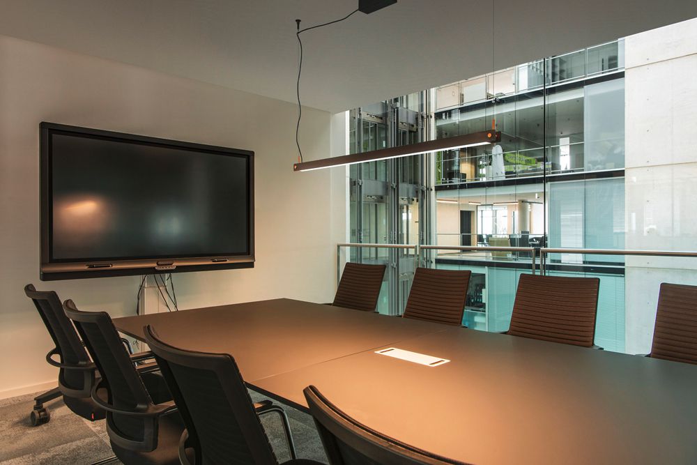 LED-Pendelleuchte SLV NOYA PHASE 32W 2025lm 2700/3000K 1200×42×40mm schwarz