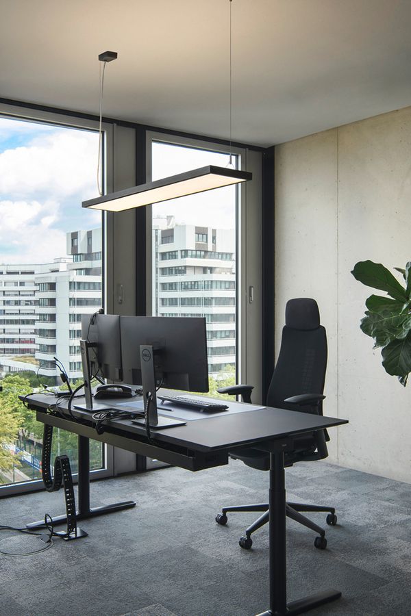 LED-Pendelleuchte SLV WORKLIGHT PRO 120 50W 6100lm 4000K DALI schwarz