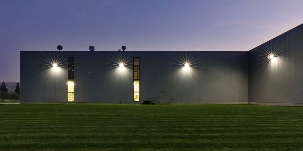 Proiettore LED DOTLUX LENSplus 50W 6830lm 850 IP66 30×60° 324×240mm nero