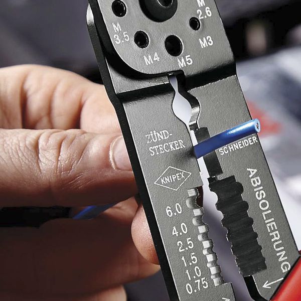 Pince à sertir KNIPEX pour cosses isolées 215mm