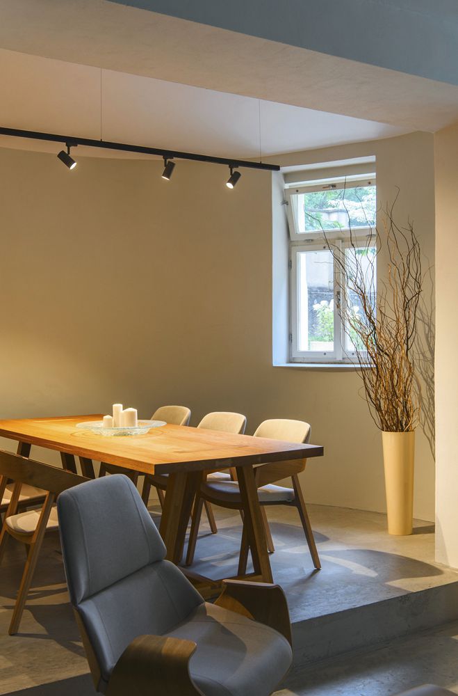 Projecteur LED SLV NOBLO SPOT PHASE 6W 740lm 927 32° VAR 3ph Ø50mm noir