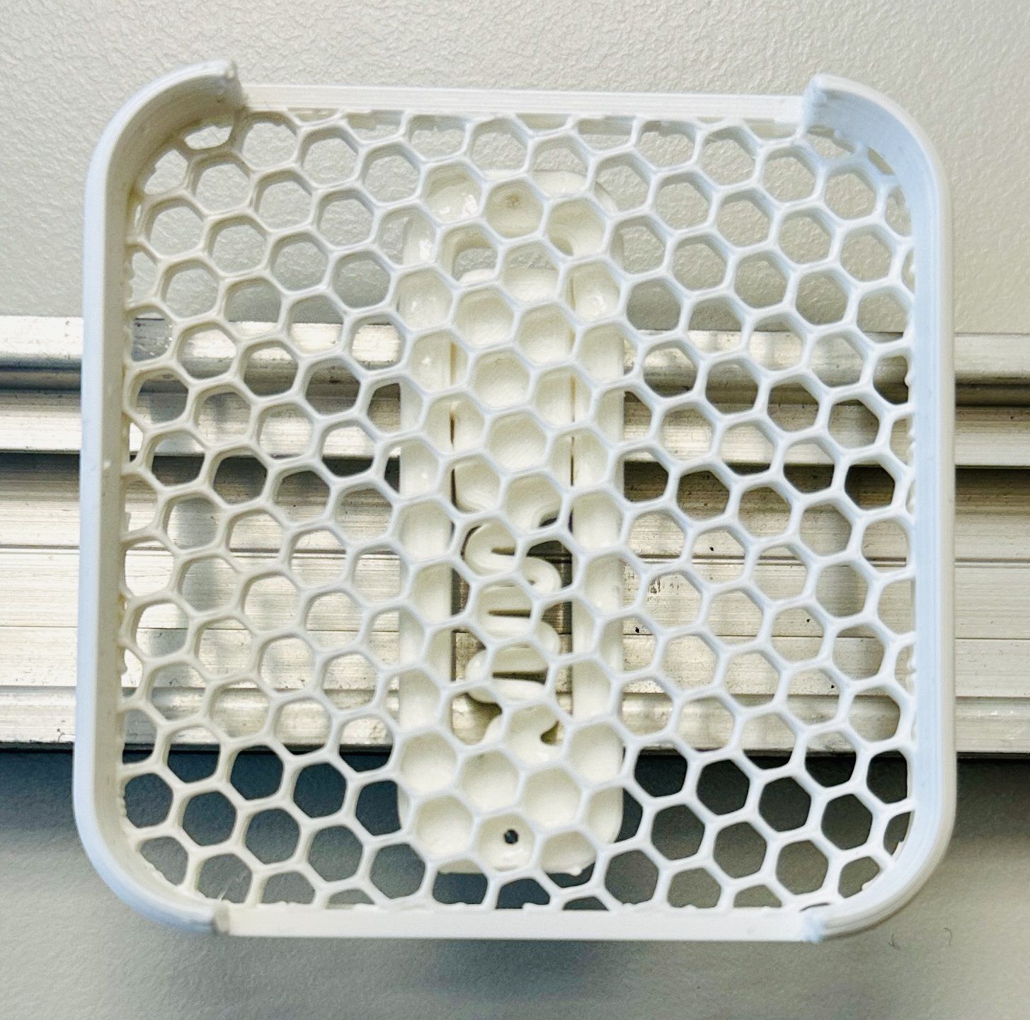 REG Zaptec Sense Halterung