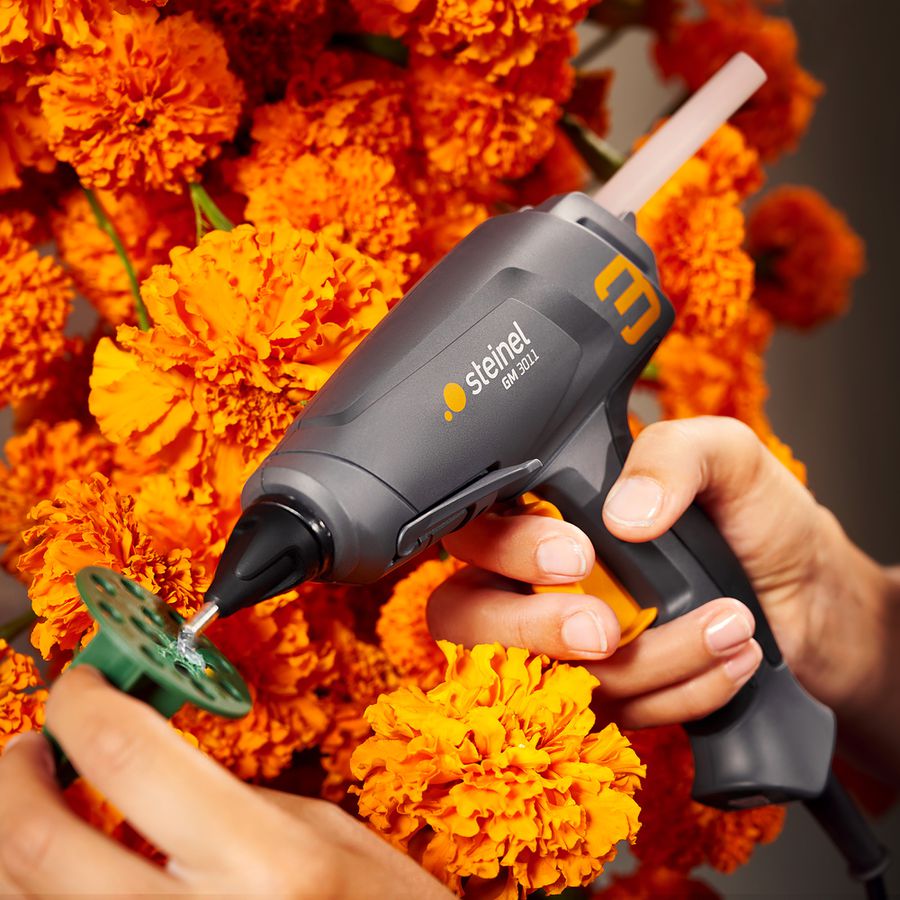 Heissklebepistole Gluematic 3011 240V 7min 200°C 3×Ø11mm