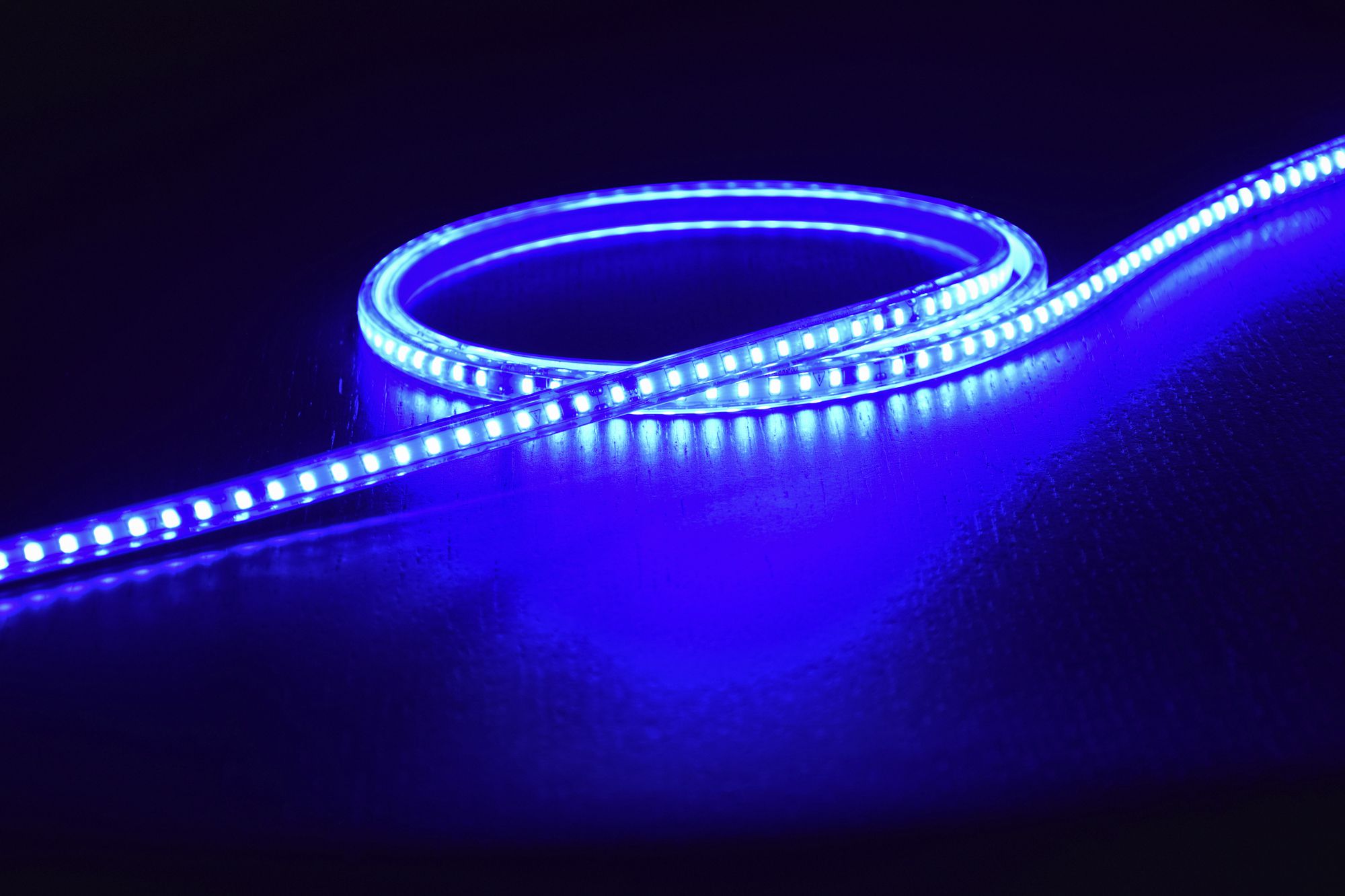 Fascia luminosa LED DEM QUICKLED 120XS IP65 240V 9.5W/m 1600lm/m blu 5m