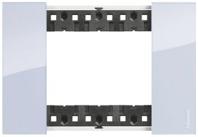 Cadre de recouvrement Living Now 3 modules 125×86mm sky