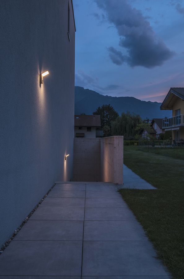 LED-Wandleuchte SLV ORDI, 9W 740lm 3000K mit Sensor IP44 anthrazit