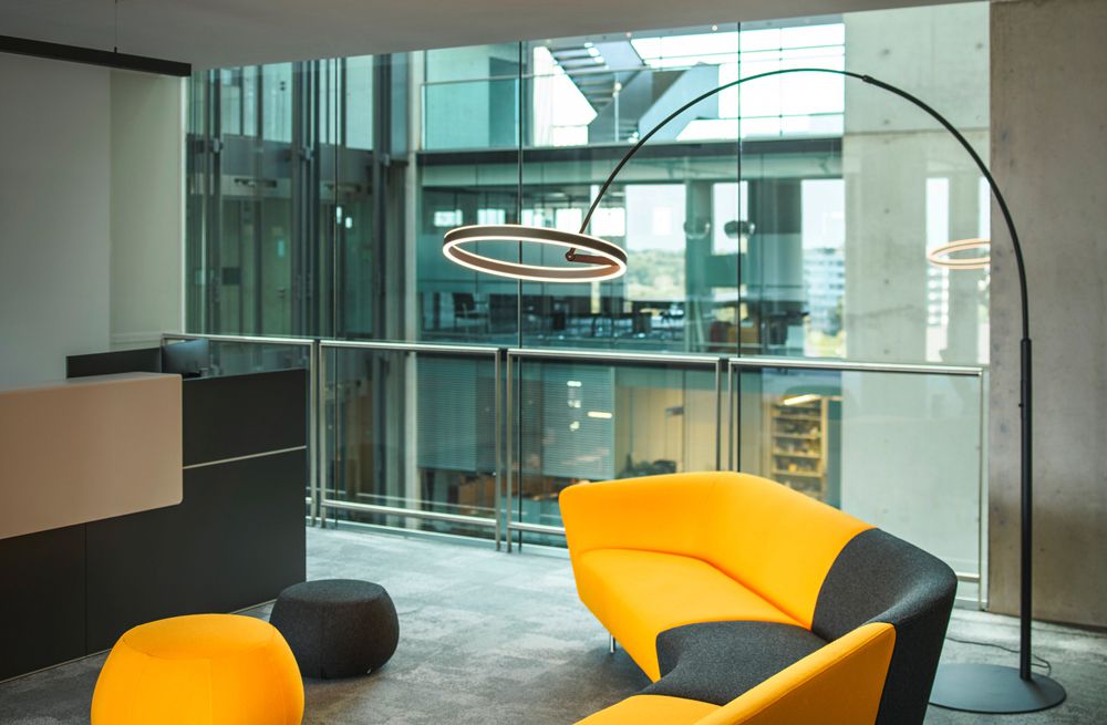 LED-Stehleuchte SLV ONE BOW 22W 1200lm 2700/3000K DIM schwarz