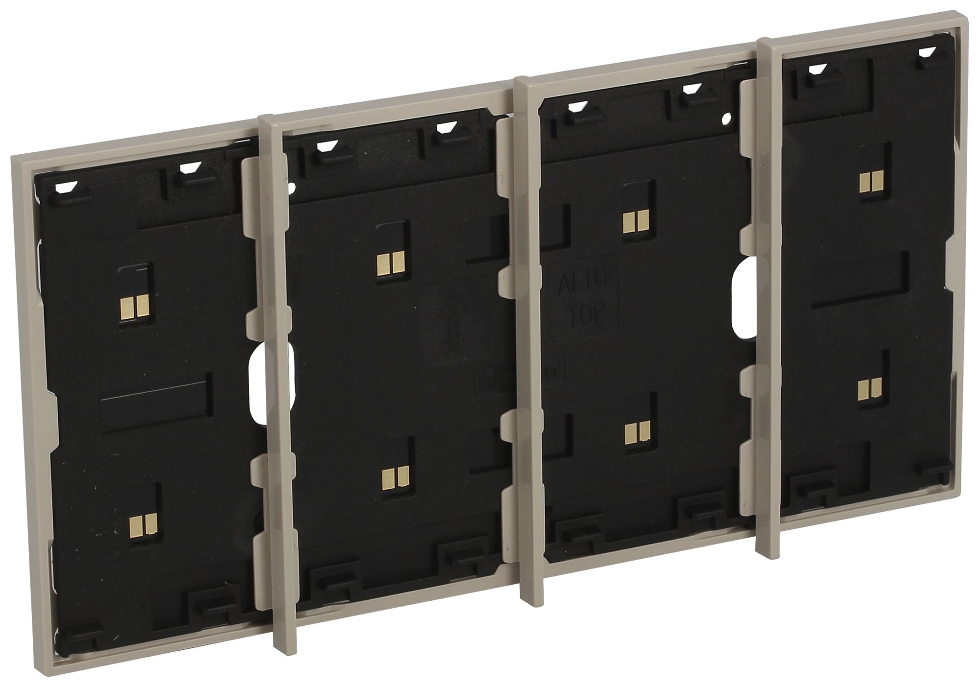 Cadre BUS Living Now MyHOME 3+1 modules montage sur prise 3 modules sand