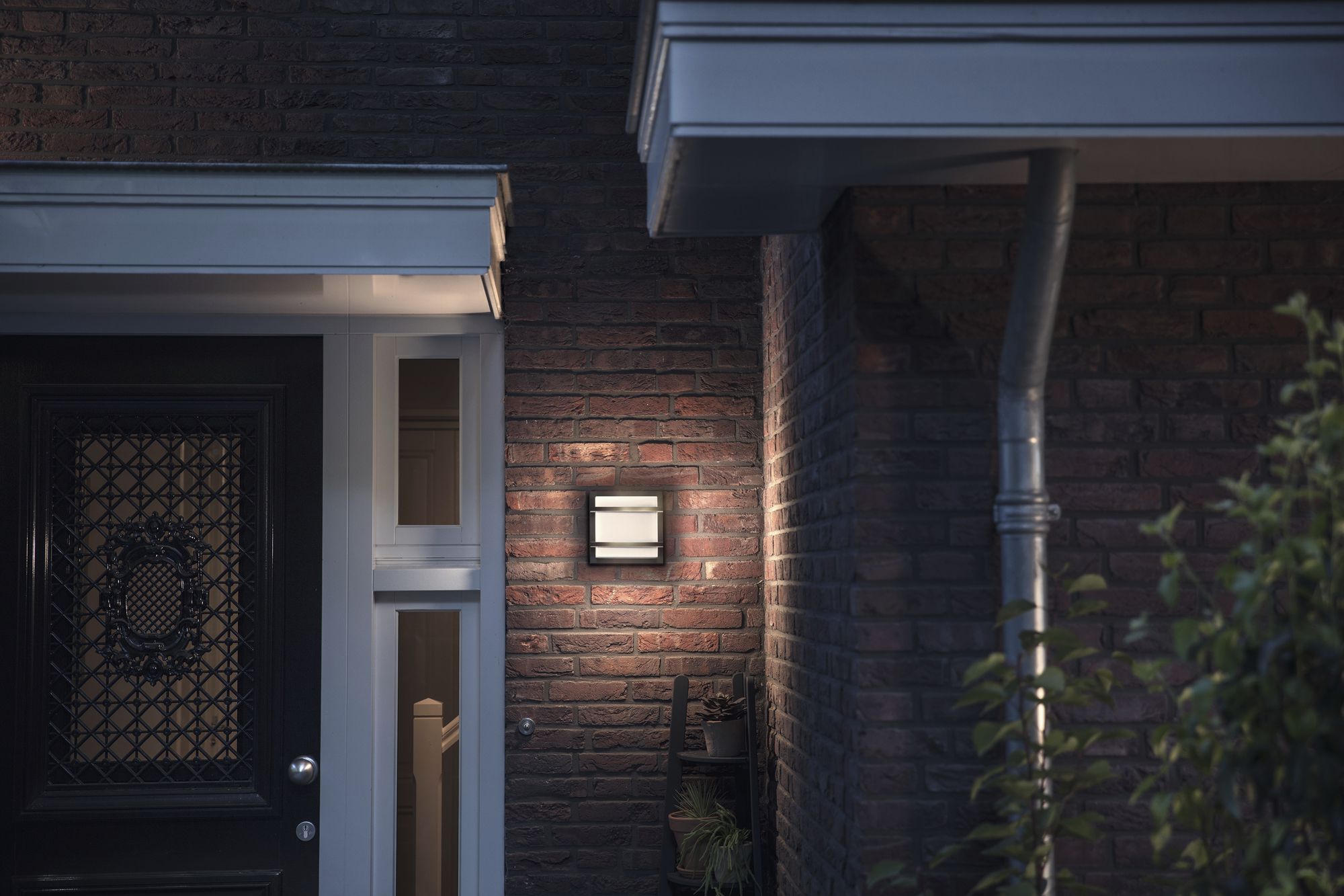 LED-Wandleuchte Philips Petronia 3.8W 800lm 827 IP44 anthrazit