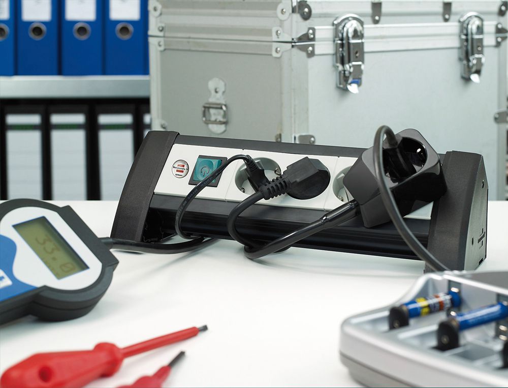 Presa multipla Premium-Office-Line interruttore 6×T13 3m H05VV-F 3×1.5mm² ne/grc