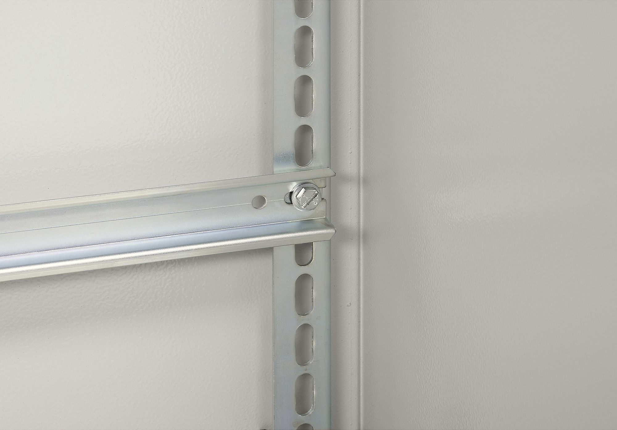 Clipsmutter Legrand für Schraube M6