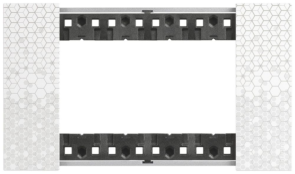 Cadre de recouvrement Living Now 4 modules 147.5×86mm pixel
