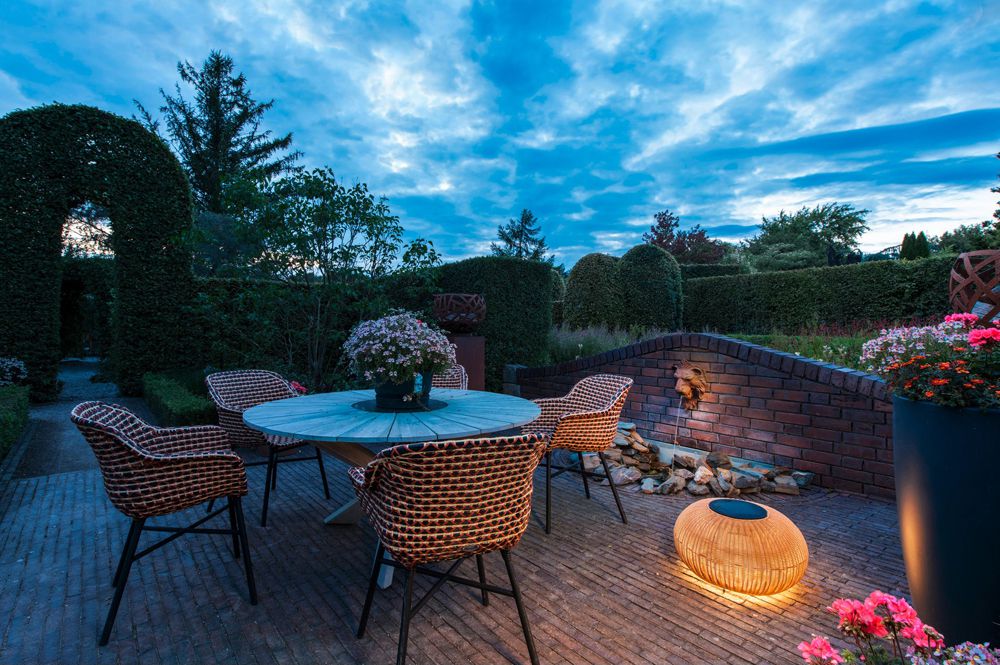 LED-Stehleuchte SLV ADEGAN Solar IP65 4.35W 85lm 2200K DIM braun